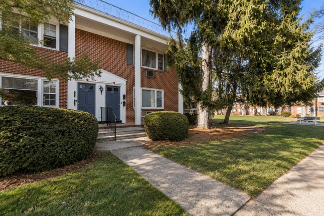 Foto del edificio - Hunterdon Mews