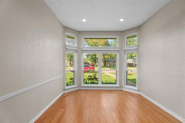 Foto del edificio - 7114 Lo Chalmers Ln