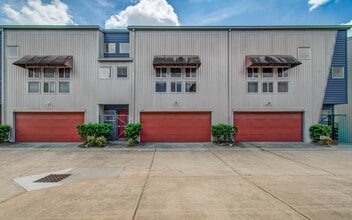 Building Photo - 3210 Yellowstone Park Dr