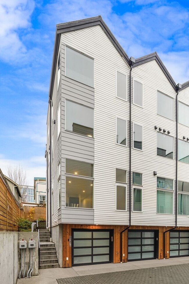 Building Photo - 8547 Midvale Ave N