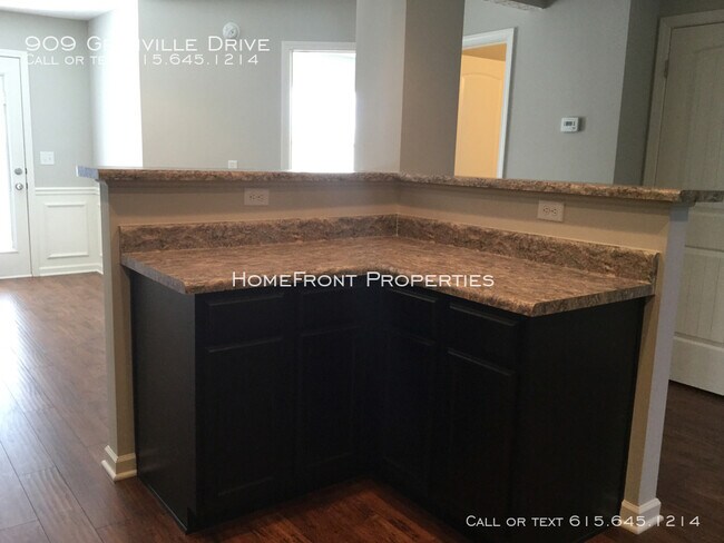 Building Photo - 3 BD, 3 BA Townhome: Triple Blackman Schools