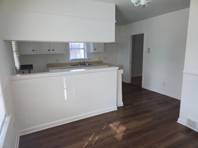 Foto del edificio - 1517 Delmont Rd