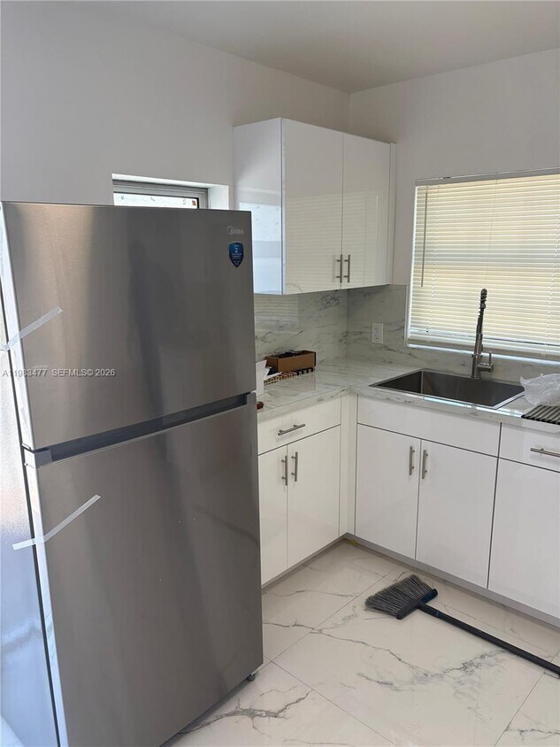 Foto del edificio - 300 NW 16th St