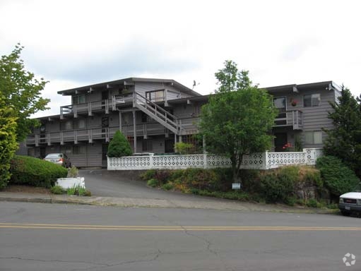 Building Photo - West Cliff Apartments