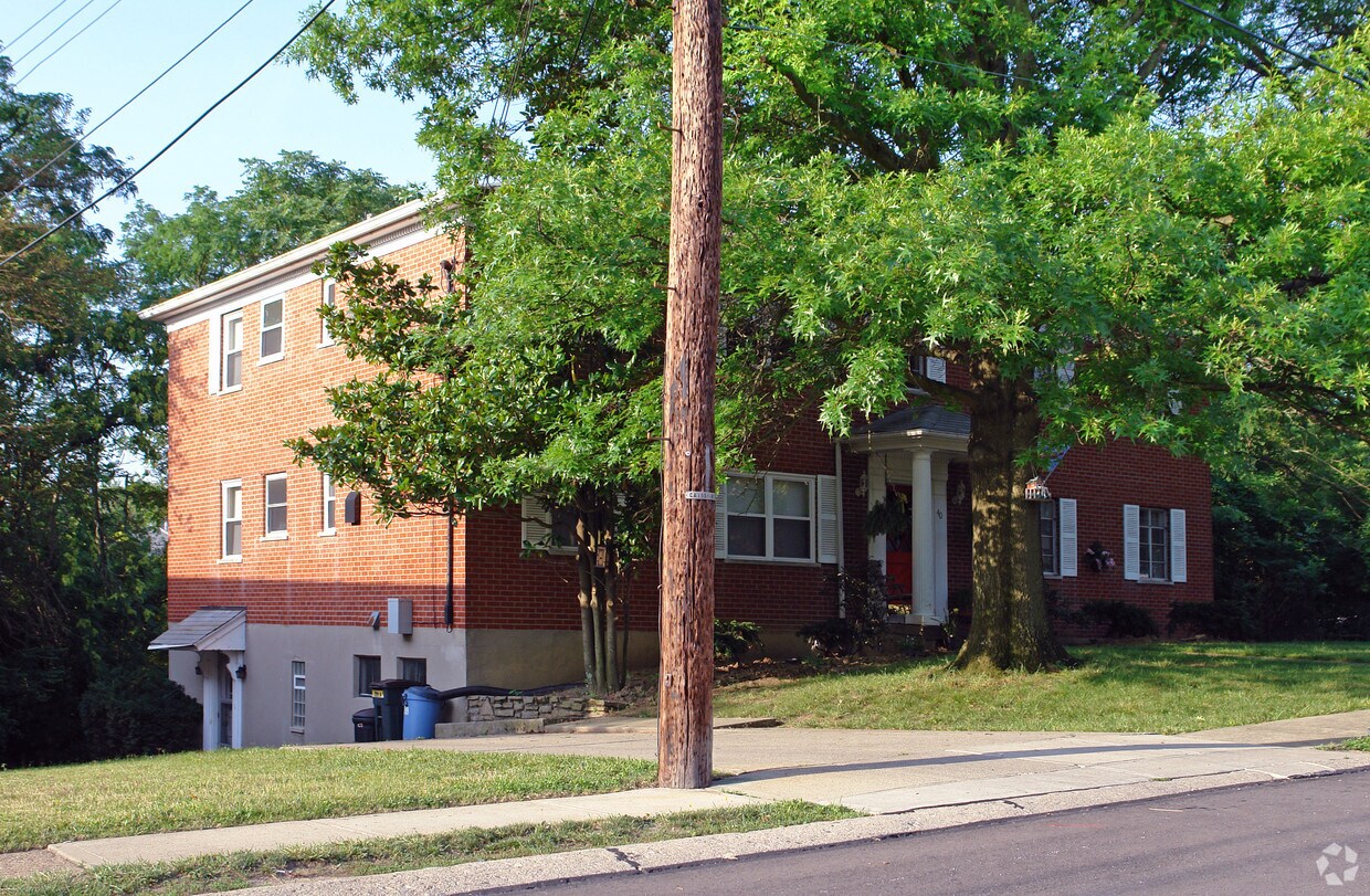 Building Photo - 40 Hollywoods Dr