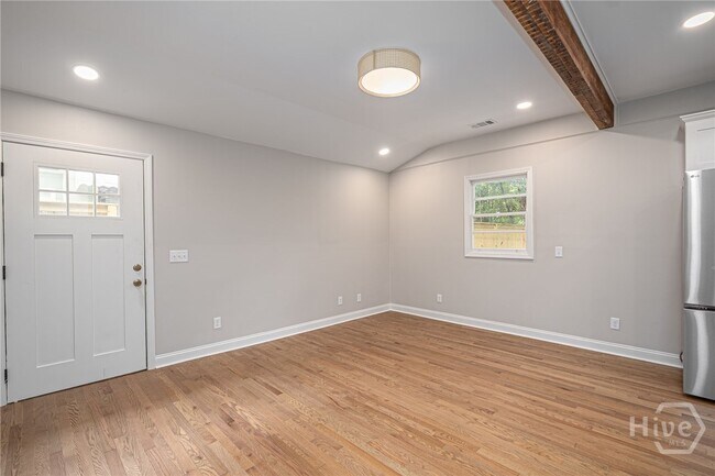 Foto del edificio - 2142 E 42nd St