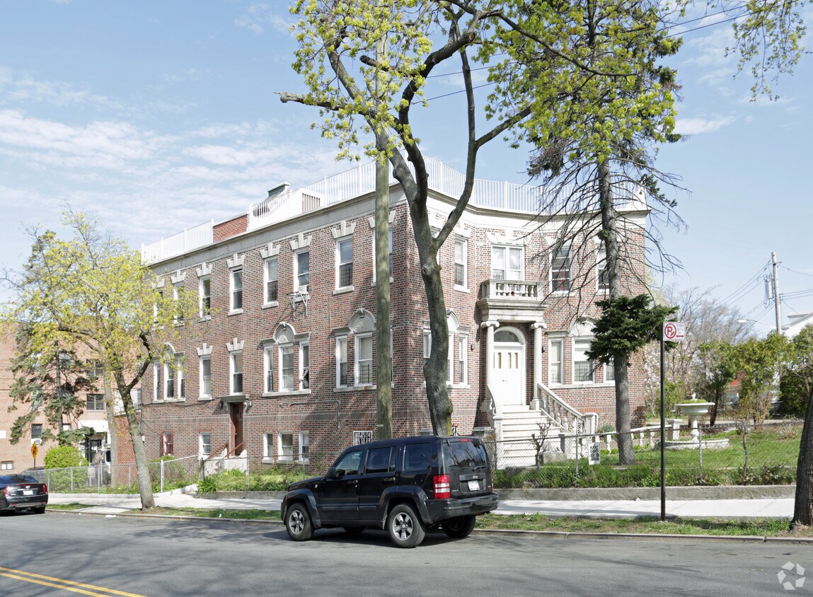 Primary Photo - 831 Arnow Ave