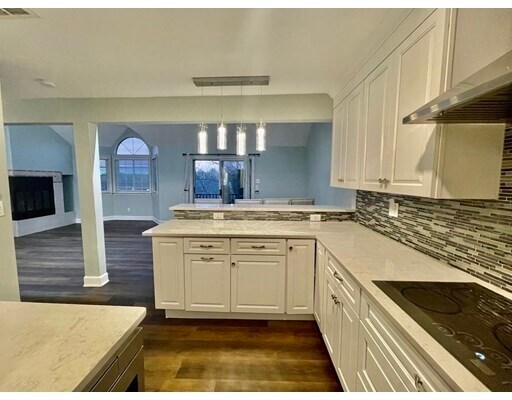 Building Photo - 121 Tall Oaks Dr