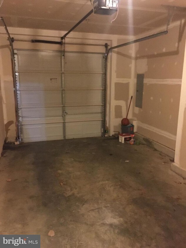 5770 Virginia Ln Unit 62, Oxon Hill, MD 20745 Condo for Rent in Oxon