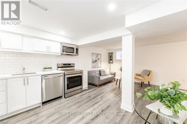 Photo du bâtiment - 476 Ferguson Ave N