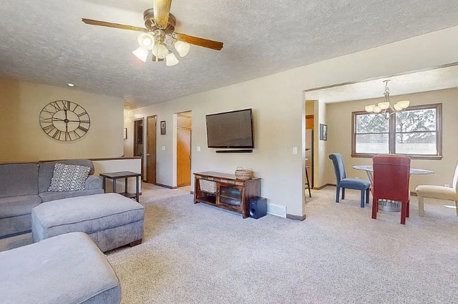 Foto del edificio - 12217 Sandra Cir