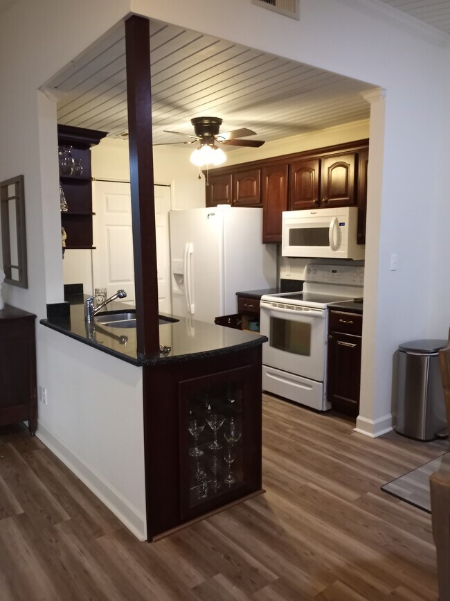 Foto del edificio - 200 Pensacola Beach Rd