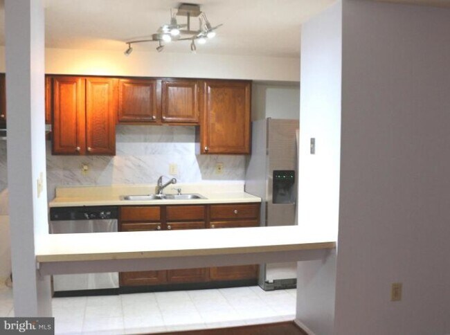 Building Photo - 12405 Hickory Tree Way