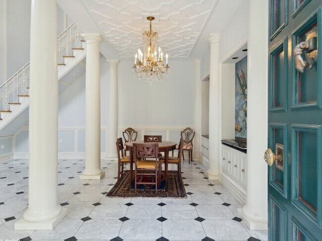 Foto del edificio - 1355 N Astor St