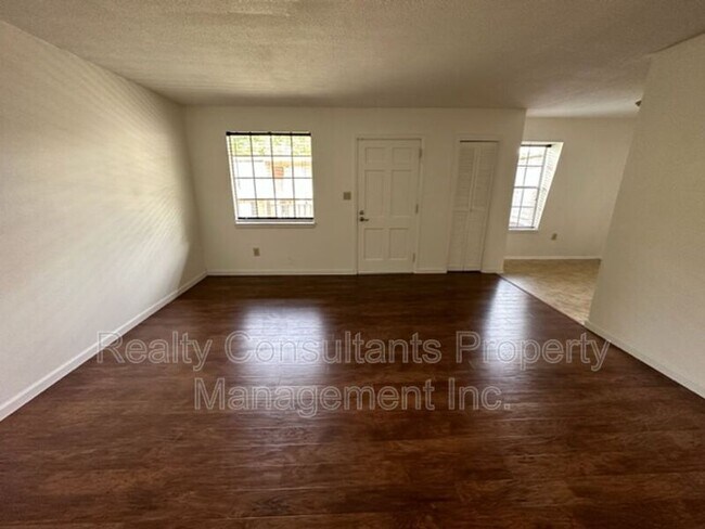 Foto del edificio - 3830 Country Club Rd