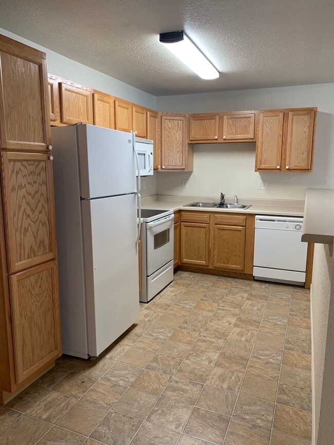 Building Photo - 6712-MF2-E2