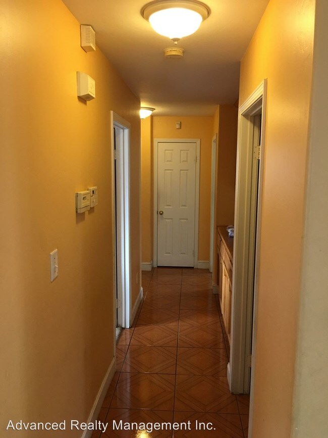 Building Photo - 3 br, 2 bath House - 4204 Oldcastle Ave