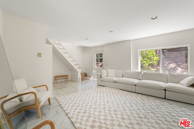 Foto del edificio - 8301 Lookout Mountain Ave