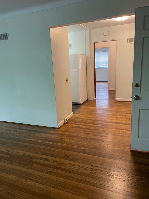 Building Photo - 45 Brighton Way