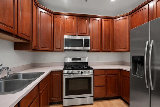 Foto del edificio - 360 Oswego Ct