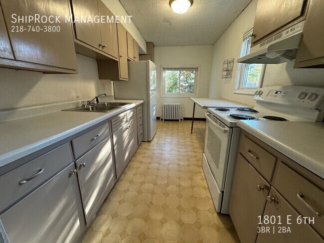 Foto del edificio - 1801 E 6th St
