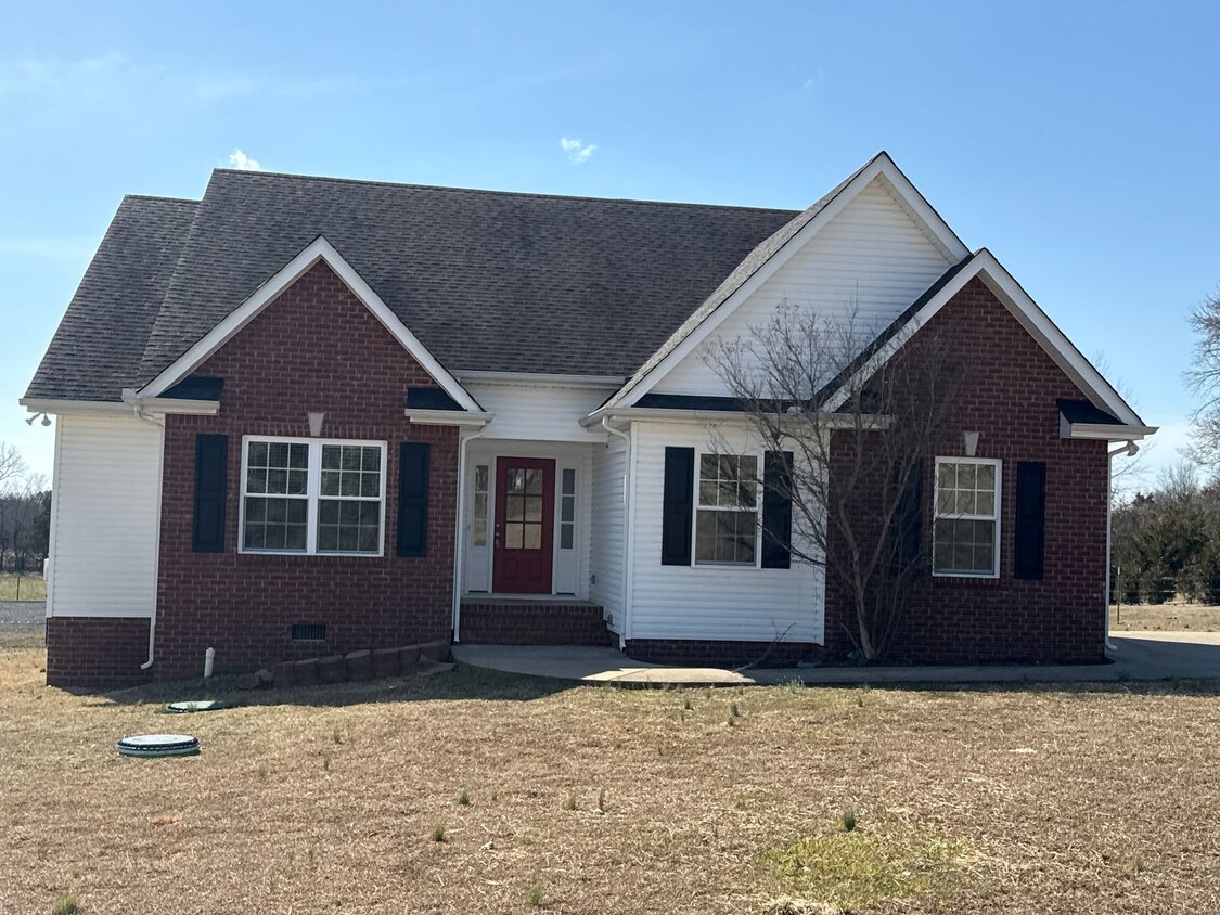 Primary Photo - 3bd/2 ba on One level