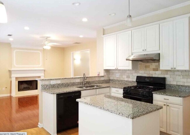 Foto del edificio - 4310 Canterbury Walk Dr