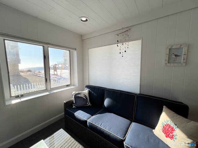 Foto del edificio - 54 Milesfield Ave