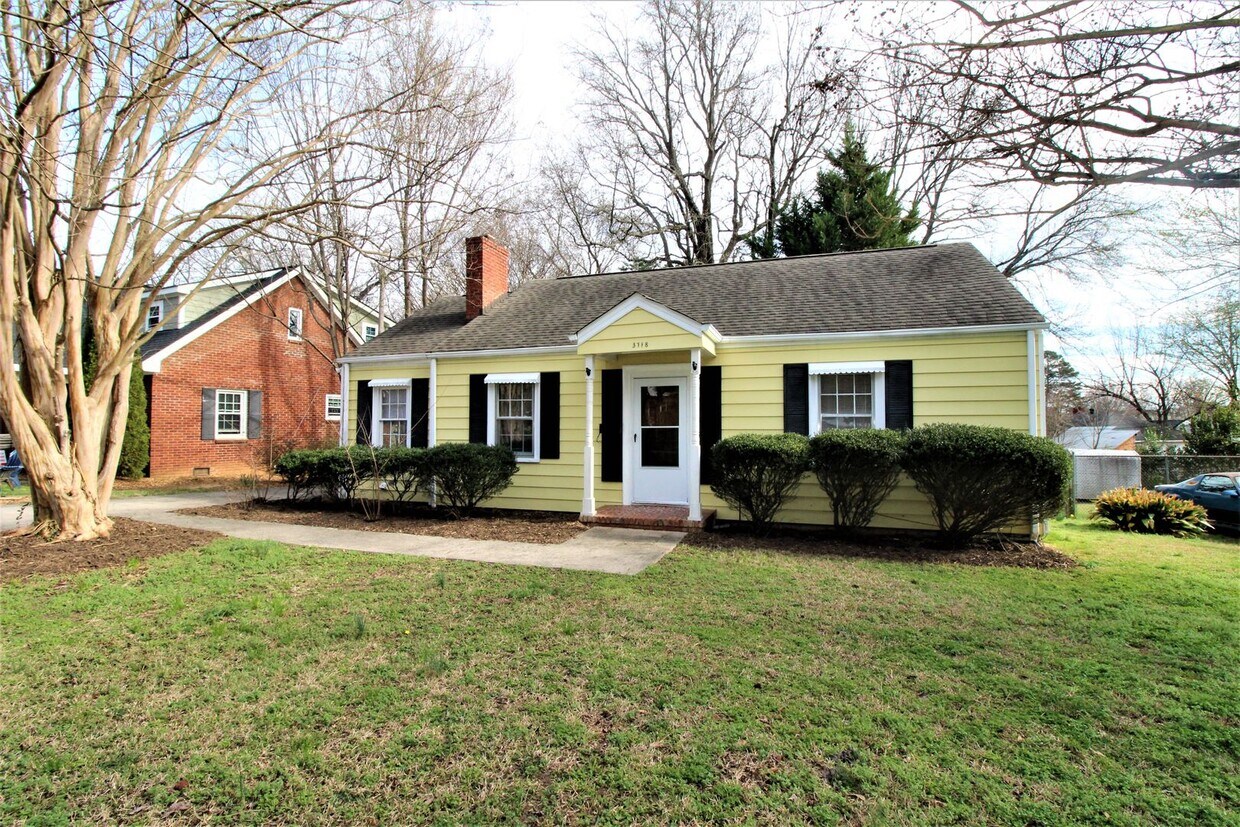 Primary Photo - Cozy Ranch off The Plaza!