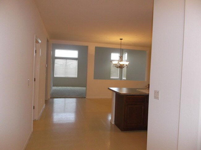 Foto del edificio - 8214 W Florence Ave