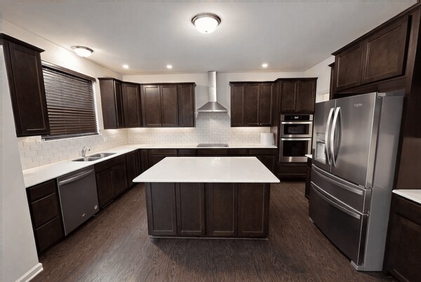 Foto del edificio - 360 Honey Tree Wy