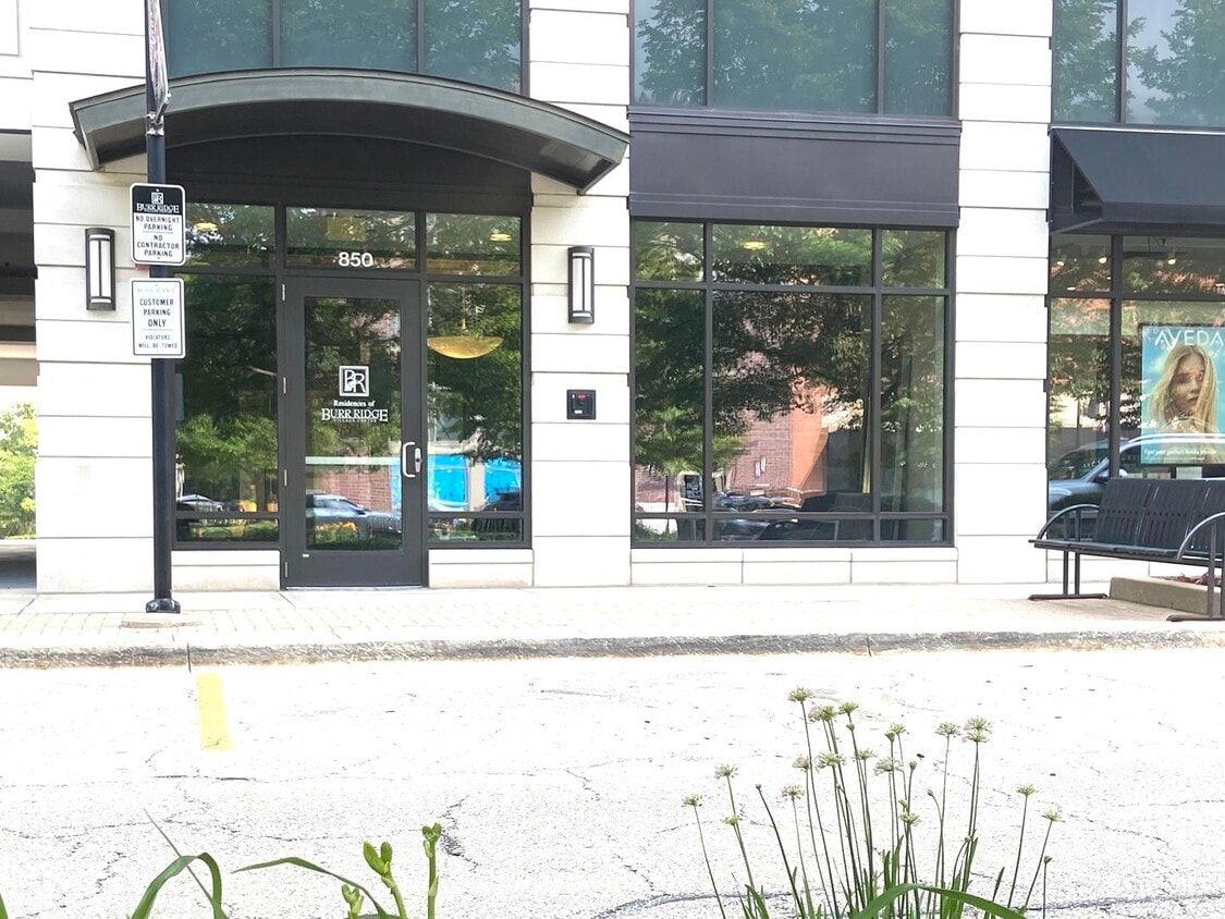 850 Village Center Dr Unit 307, Burr Ridge, IL 60527 Condo for Rent