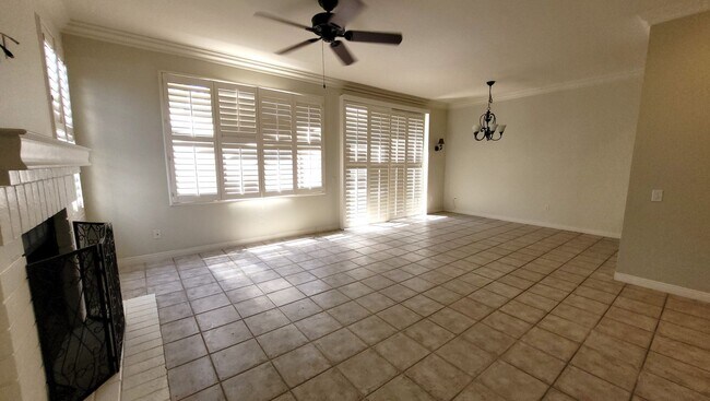 Foto del edificio - Spacious Carmel Valley Townhome