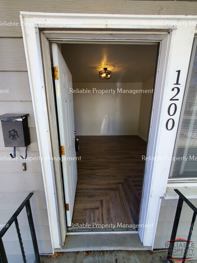 Foto del edificio - 1200 Idaho Ave