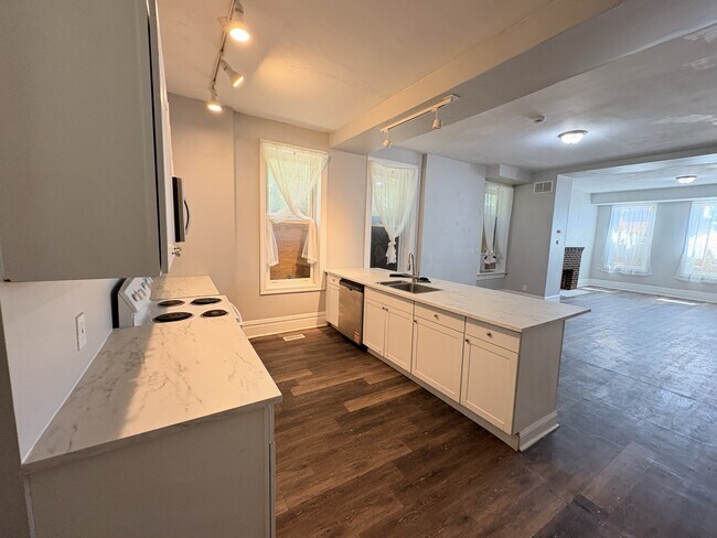 Foto del edificio - 2127 Chippewa St