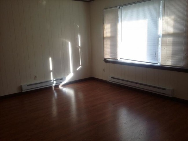 Building Photo - 263 E. 35th Street