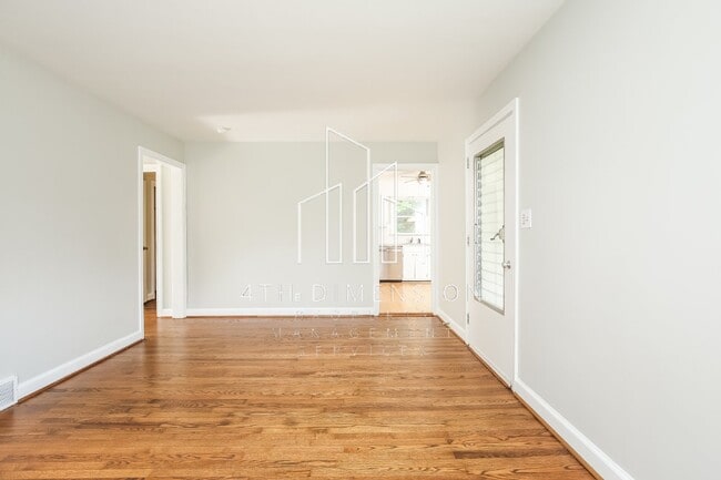 Foto del edificio - Charming 3 Bedroom Home with Fully Fenced ...