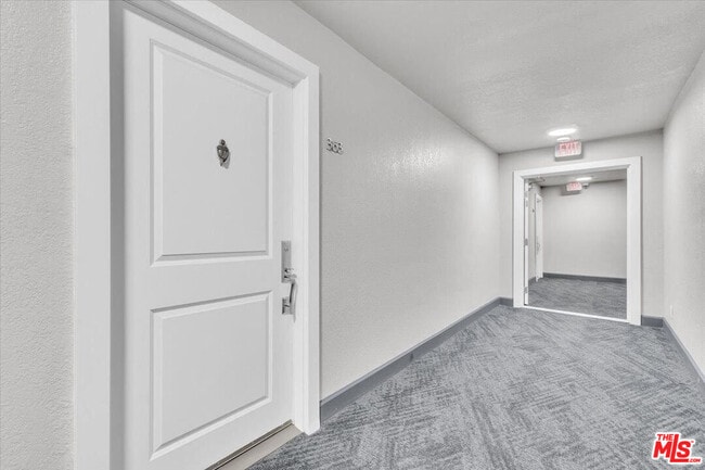 Building Photo - 10982 Roebling Ave