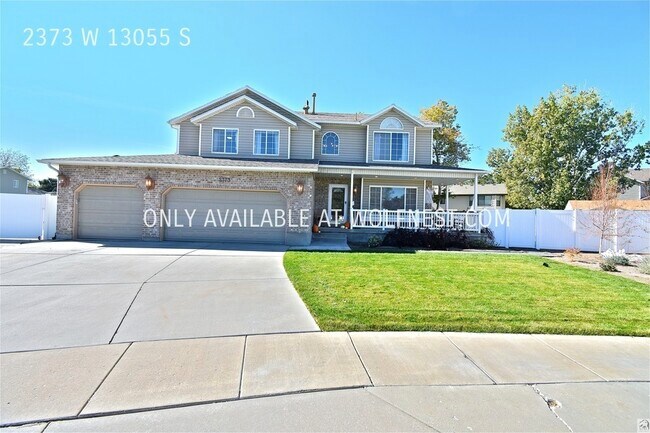 Building Photo - Incredible 5 Bedroom Riverton Home! No Dep...