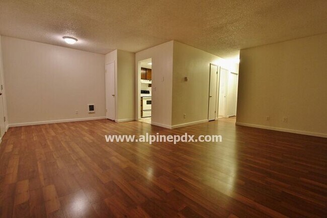 Foto del edificio - Sherwood Condo with outdoor pool, hardwoods