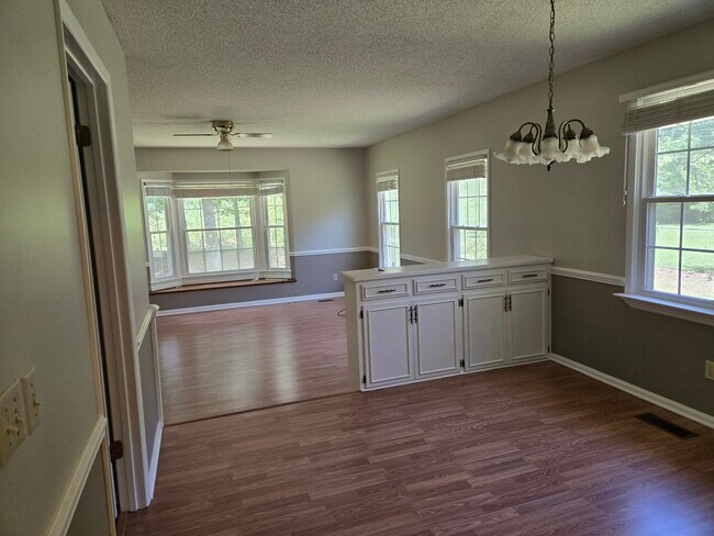 Foto del edificio - 1513 Ridge St NW