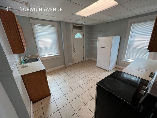 Foto del edificio - 81 E Norwich Ave