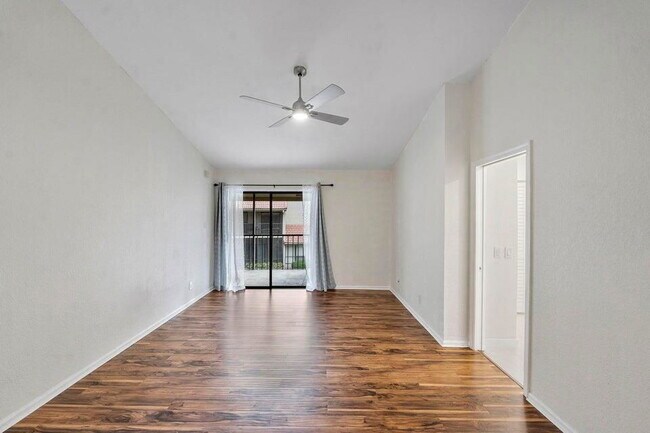 Foto del edificio - 5720 Coach House Cir