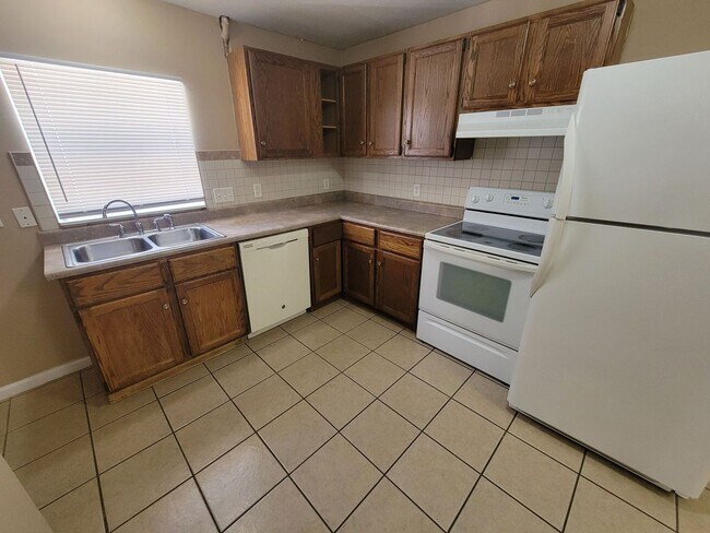 Foto del edificio - 2036 Madison Ave 3BR/1BA (Lindenwald)