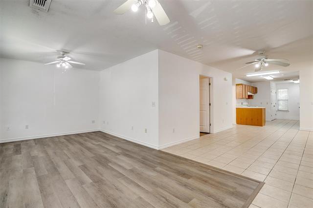 Foto del edificio - 208 N Val Verde