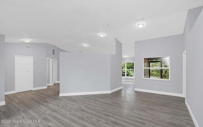 Foto del edificio - 614 Elmont St NW