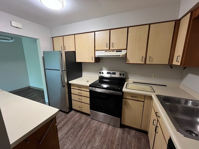 Building Photo - 318 Island Dr