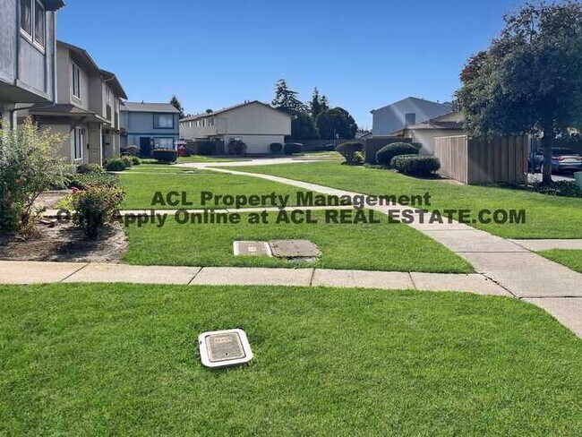 Building Photo - Spacious, Centrally Located 4 Bedroom 3 Bathroom Home