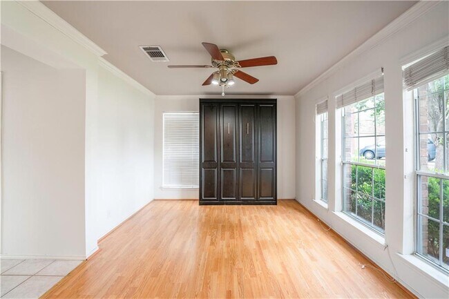 Foto del edificio - 2300 Natalie Cove