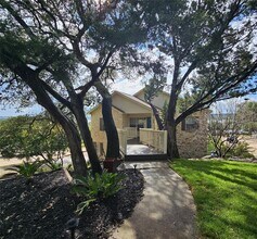 Building Photo - 504 Lakeshore Cir